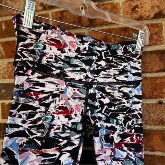 Lululemon  *  Wunder Under Tight 28" Leggings Culture Clash Multi EUC - Picture 9 of 15